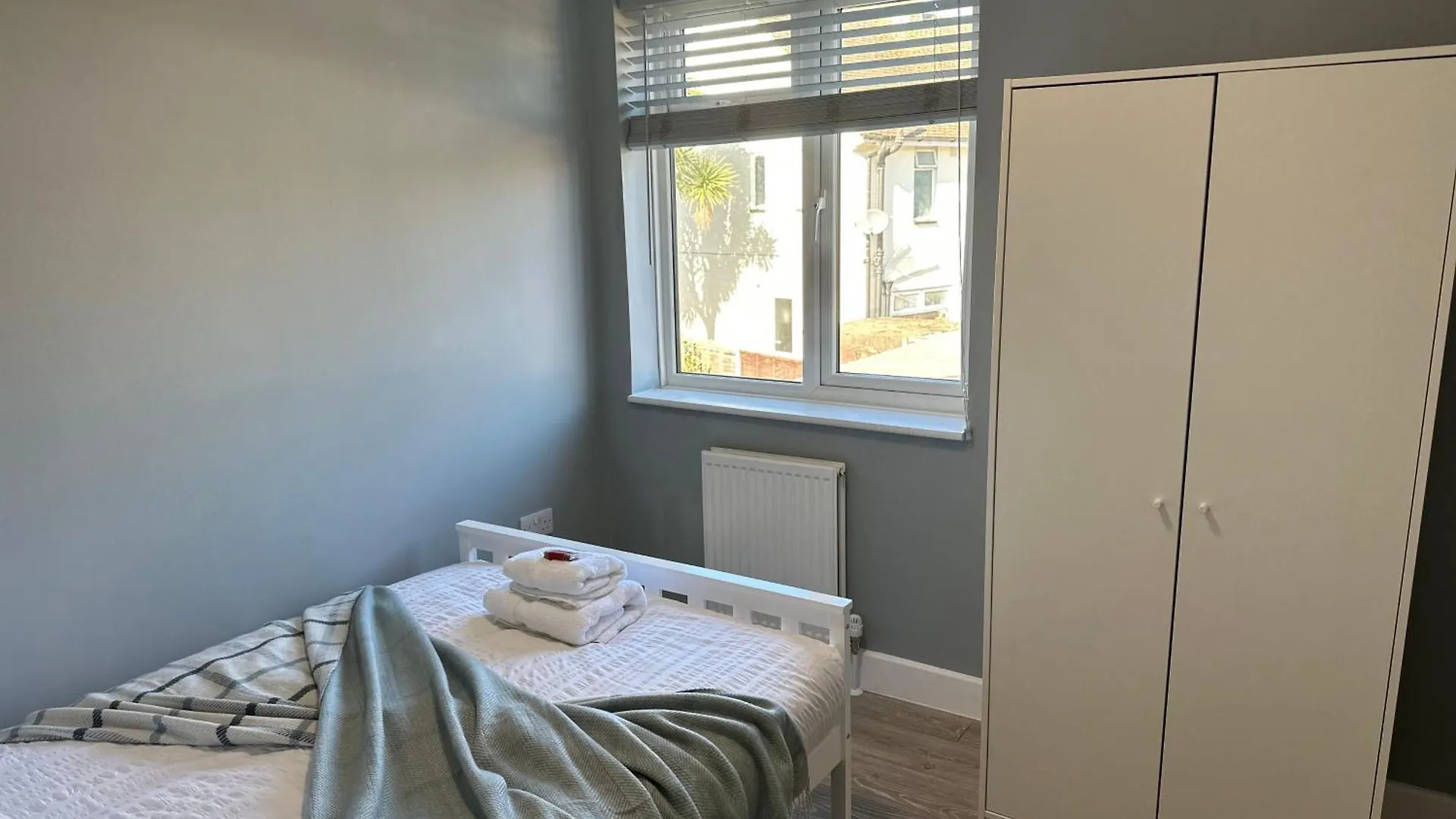 5 Ensuite Bedroom Home Near Heathrow & Business Hubs Ideal For Contractors! Northolt  0*, Northolt (Greater London) United Kingdom