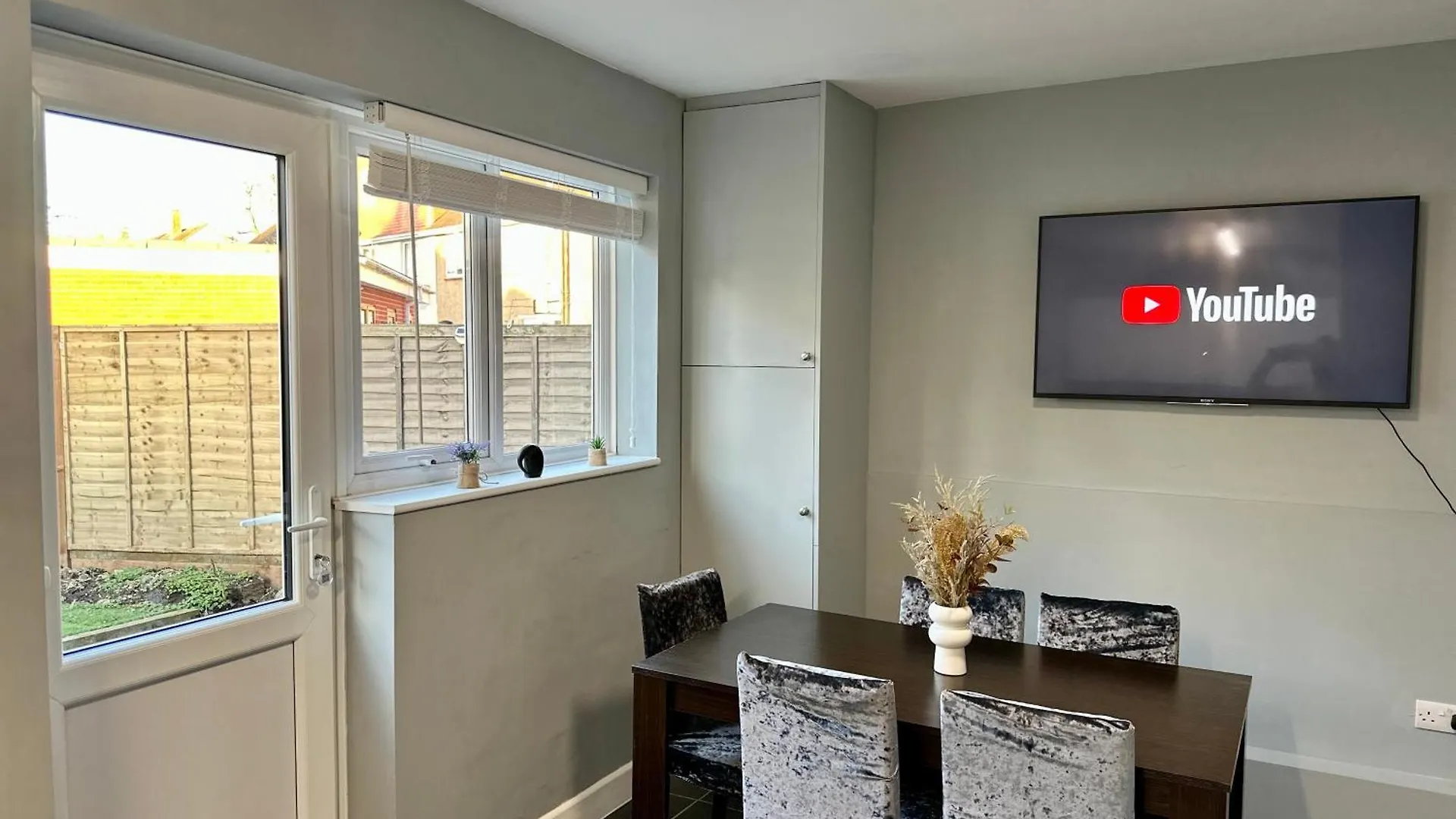 5 Ensuite Bedroom Home Near Heathrow & Business Hubs Ideal For Contractors! Northolt