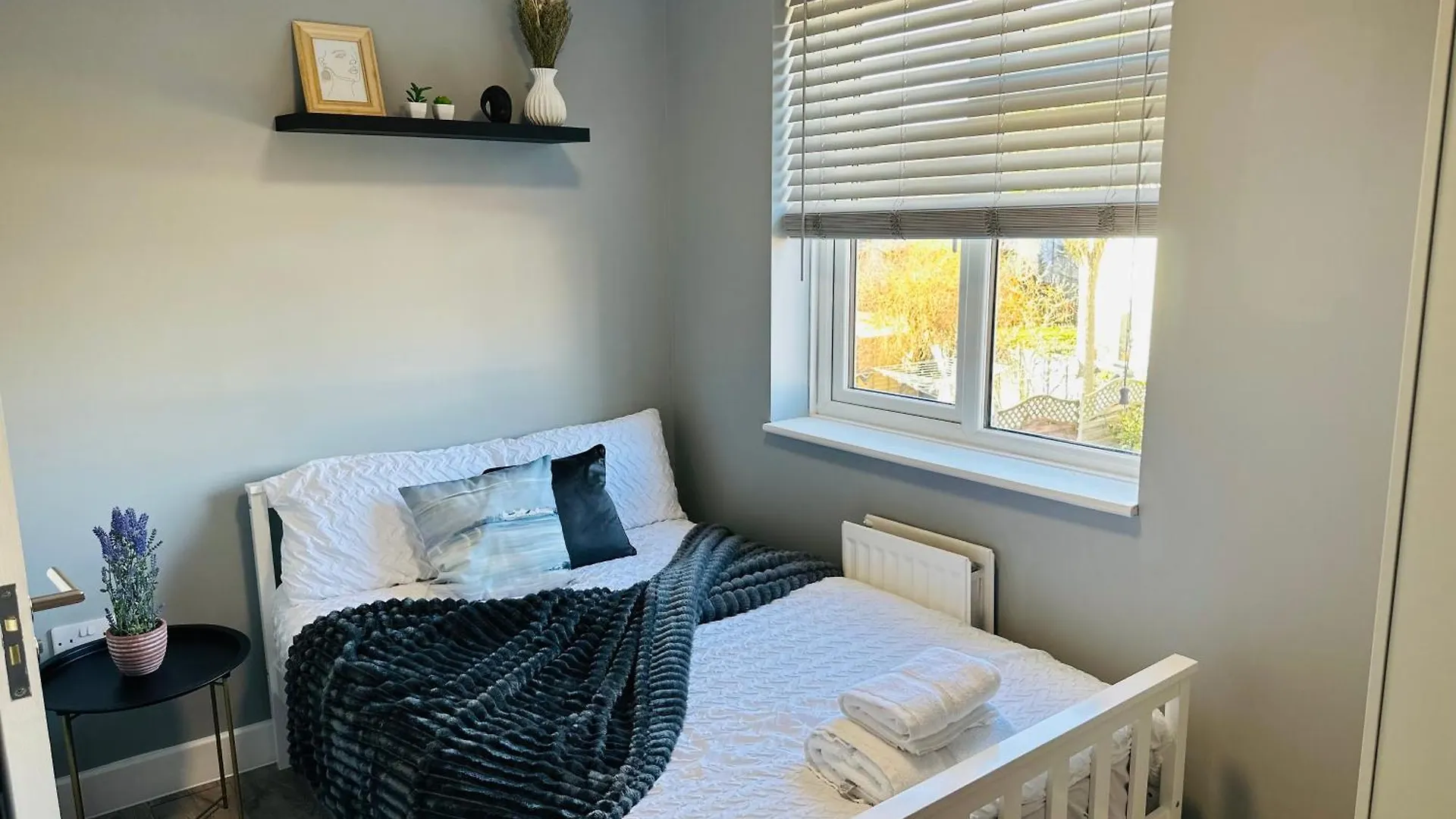 5 Ensuite Bedroom Home Near Heathrow & Business Hubs Ideal For Contractors! Northolt