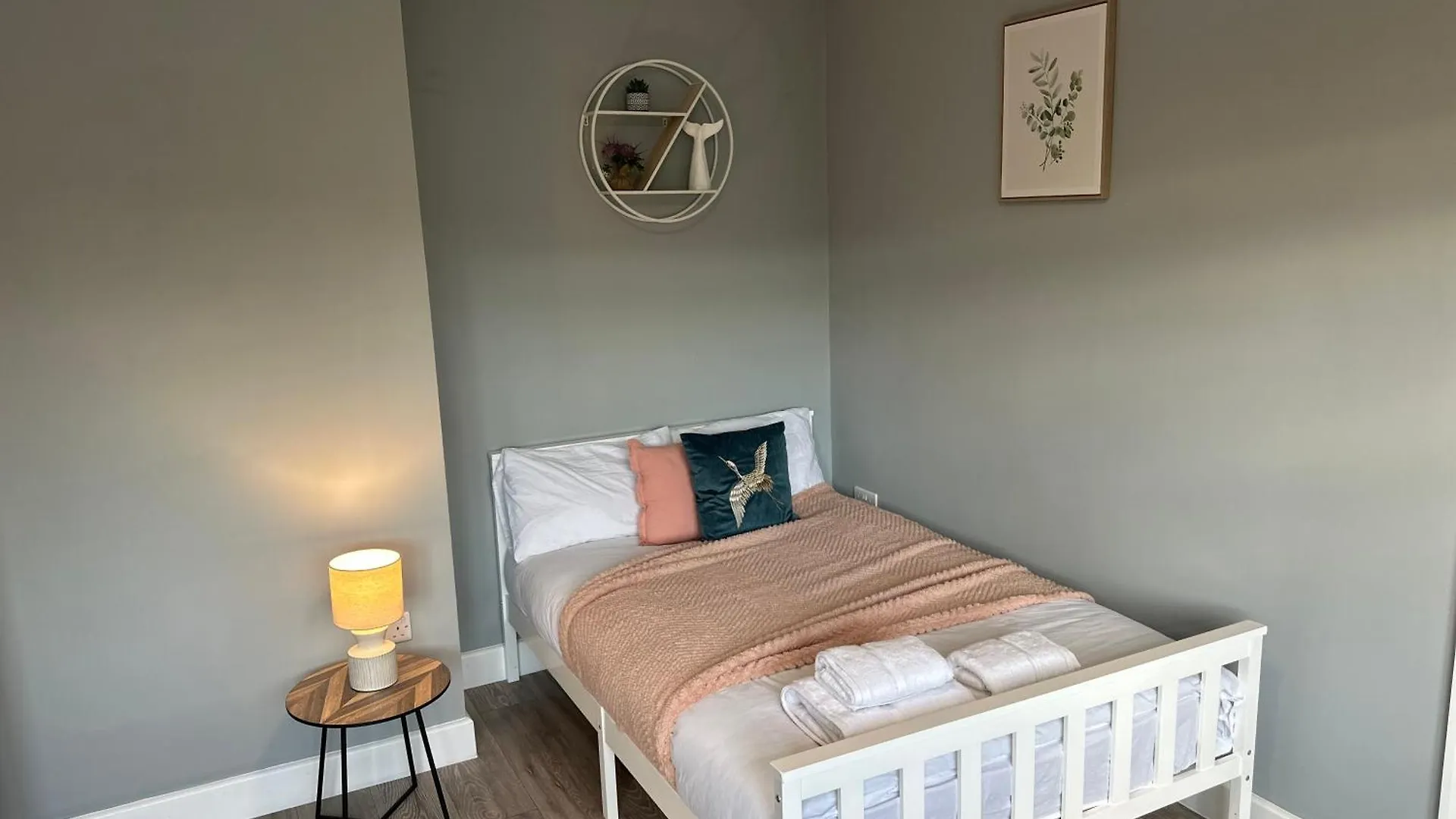 5 Ensuite Bedroom Home Near Heathrow & Business Hubs Ideal For Contractors! Northolt  0*, Northolt (Greater London)