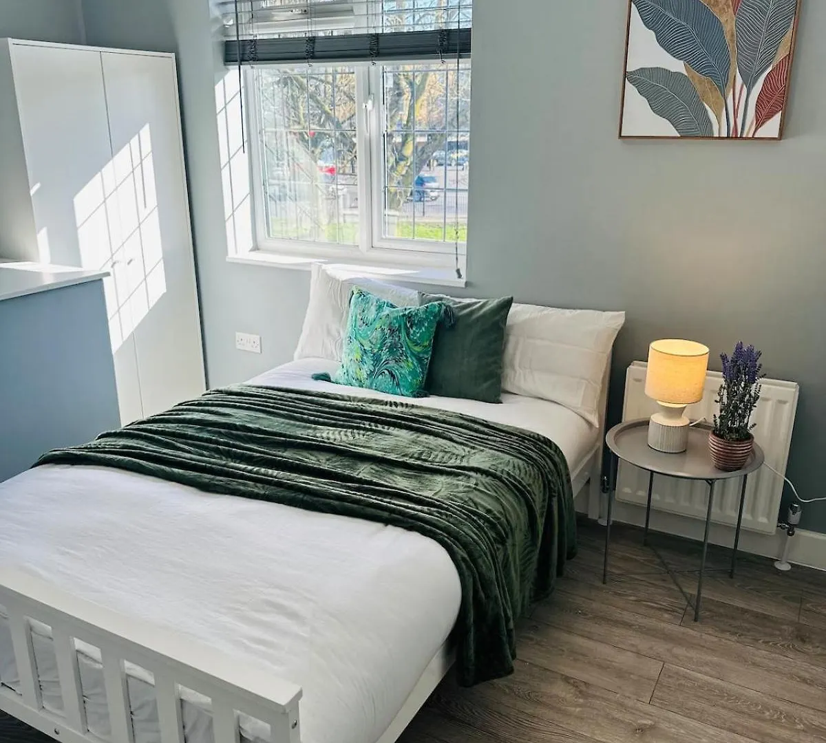 Holiday home 5 Ensuite Bedroom Home Near Heathrow & Business Hubs Ideal For Contractors! Northolt
